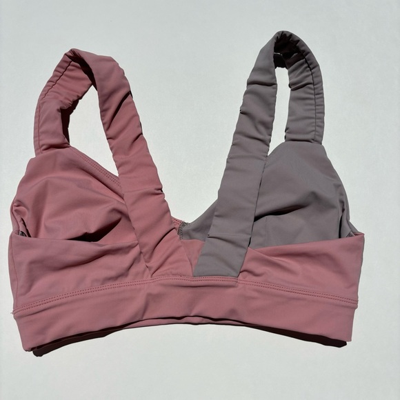 Vaara two-toned Pink Purple sports bra | Removable cups | Size small - Picture 2 of 3